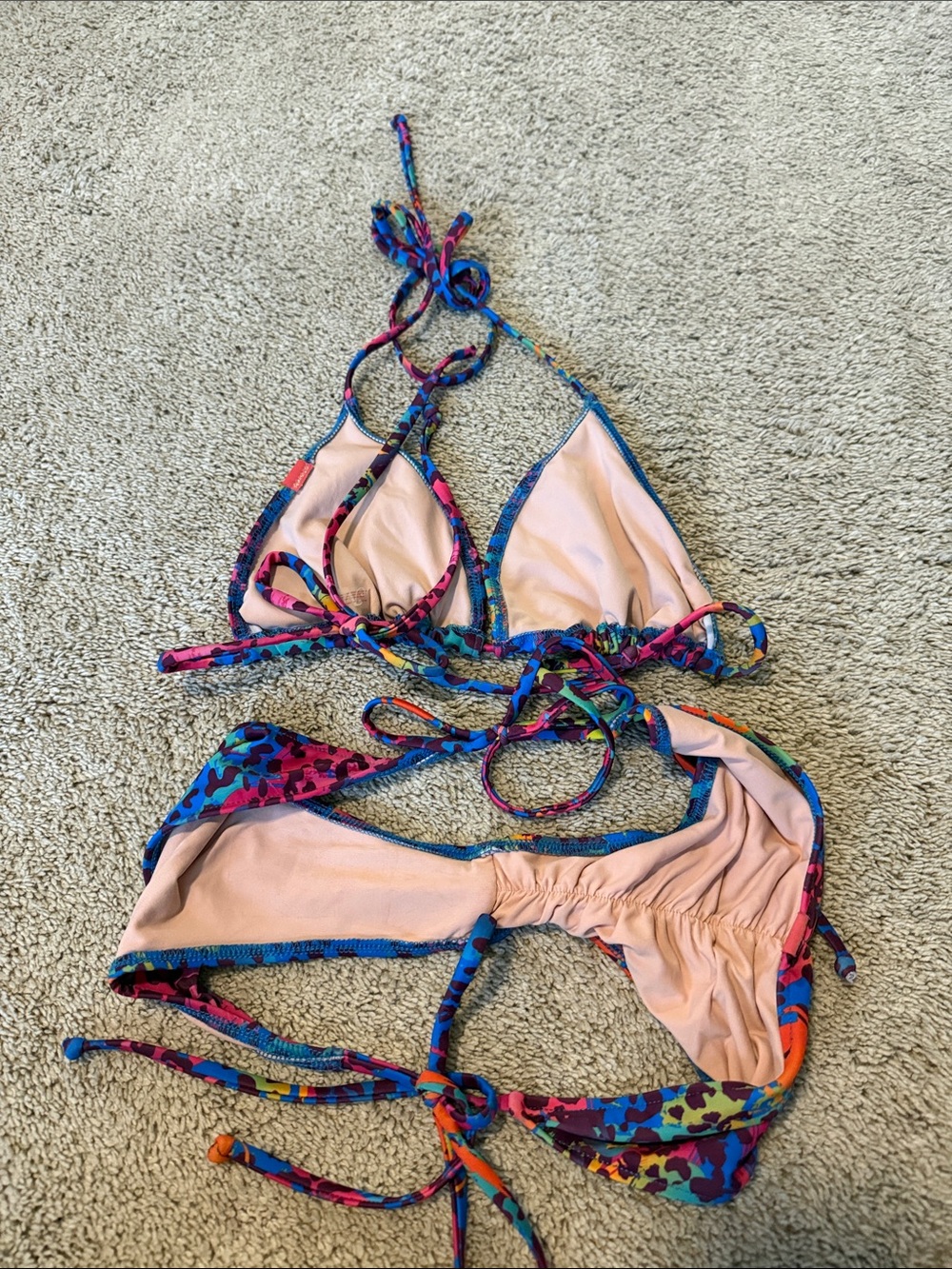 Doll 90’s Leopard bikini- medium top w medium scrunch bottom and medium thong. - Picture 6 of 8